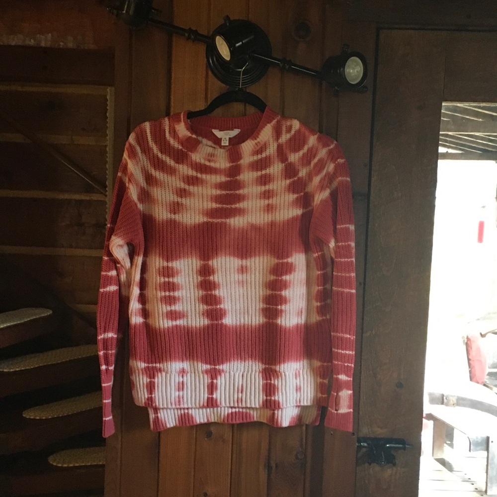 Time and Tru Women's Red and White Tie-Dye Sweater